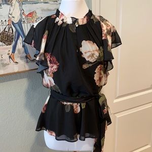 Tahari Floral Peplum flutter tank Blouse • Sz M